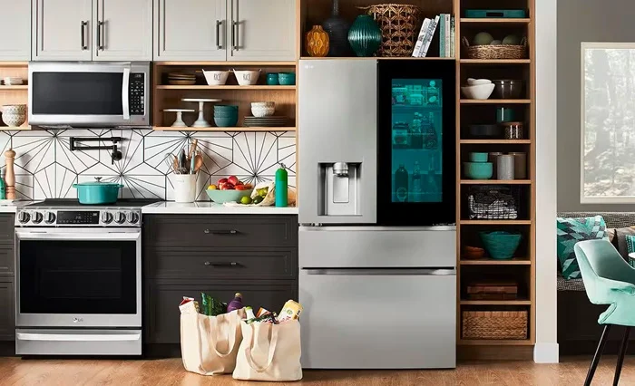 refrigerator repair company technician